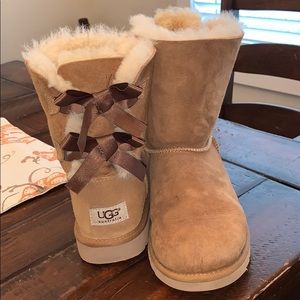 Ugg boot with back lace up bow